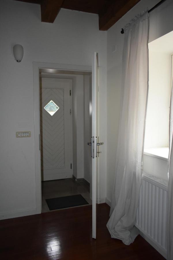 Small House In Vipava Valley Extérieur photo